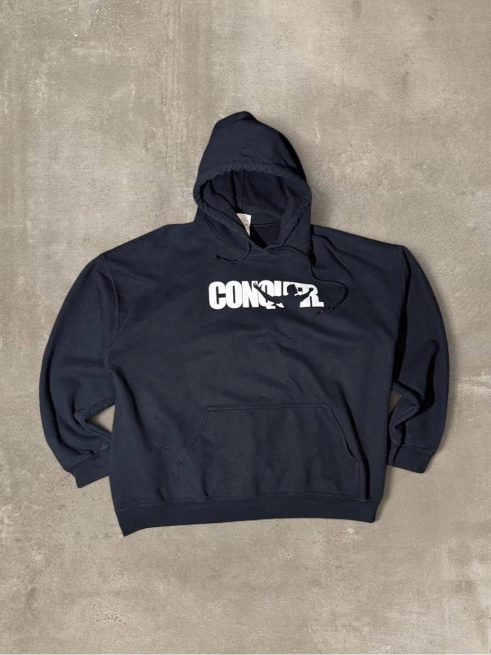 Black Gildan hoodie Arnold conquer